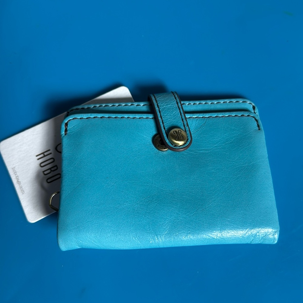 NWT Hobo International Turquoise Leather Clip On Wallet zip card change …